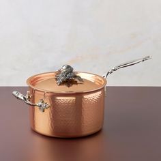 Opus Cupra hammered copper  with stainless steel lining and decorated silver-plated lid knob finial from Ruffoni