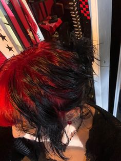 Shadow Hair Color Ideas, Shadow Root Black Hair, Red Roots Curly Hair, Red Hair Dye On Black Hair, Red Roots And Black Hair