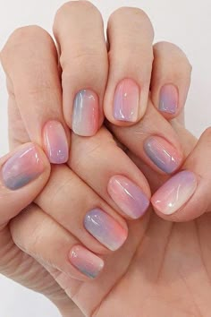 Looking for the best ombre nails for your next mani? Here, you’ll find the most beautiful ombre nail designs that’ll transform your beauty look in no time. Ombre Nail Design, Engagement Nails, Nails Dip, Smink Inspiration, Ombre Nail Designs, Spring Engagement, Nails Spring, Gradient Nails