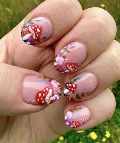 Mushroom Nail Designs Simple, Spring Mushroom Nails, Cottage Core Nail Art, Mushroom Almond Nails, Mushroom Nail Art Designs, Mushroom Manicure, Pink Mushroom Nails, Nail Designs Mushroom, Nature Themed Nails