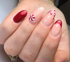 Soft Girl Christmas Nails, Simple Xmas Nails Short, Mistle Toe Nail Design, Easy Nail Christmas Designs, Red Nails With Christmas Tree, Peppermint Nail Designs, Christmas And Winter Nails, Christmas Nails Maximalist, Nail Inspo Xmas