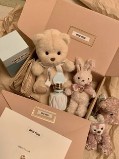 the teddy bears are all packed up and ready to be given in their new home