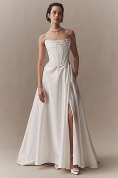 Exclusively for Anthropologie Weddings, the enchanting Watters Allie Gown is the epitome of modern romance with a nod to timeless elegance. Its strapless, corset bodice cinches at the waist, sculpting a figure-flattering silhouette that gently flows into a luxuriously full satin skirt. | Wtoo by Watters Allie Strapless Corset Satin Wedding Gown in White, Women's, Size: 8 at Anthropologie Corset Wedding Dress Vintage, Corset Top Wedding Dress, Corset Ideas, Anthropologie Wedding Dress, Wtoo By Watters, Bodice Wedding Dress, Taffeta Wedding Dress, Wedding Corset, By Watters