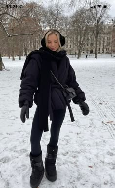 Europe Winter Fashion, Snow Boots Outfit, Mode Au Ski, Vinter Mode Outfits, Ski Trip Outfit, Winter Outfits Snow, Ice Skating Outfit, Ski Outfit