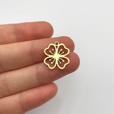 6pcs Raw Brass Tiny Flower Charm, Flower Pendant, Floral Charms for Jewelry Making, Flower Earring Charm, Laser Cut Jewelry Supplies RW-1278 Material; Brass Size: 16x17mm Hole Size: 1.60mm Plating: Raw Quantity: Optional All of our products are manufactured by us. If you want to order more products in stock, you can freely contact us. Our Products; -Nickel-free -Lead-free -High quality If you have any questions, feel free to contact us. You can read the explanations and policies for return and e Laser Cut Necklace, Earring Charm, Mandala Jewelry, Diy Leather Earrings, Laser Cut Wood Earrings, Black Engagement Ring, Bracelets Handmade Diy, Laser Cut Jewelry, Arm Bracelets