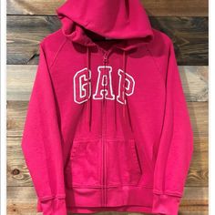 Pink Gap Zip Up, First Day Of School Fits, Volleyball Stuff, Sherpa Lined Hoodie, Gap Sweatshirt, Hoodies Aesthetic, Gap Logo, School Fit, Turtleneck Sweatshirt