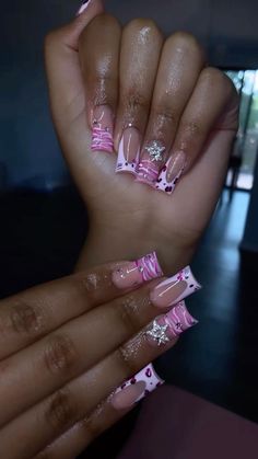 The latest nail style trend to hit Instagram is a creative way to celebrate the season. Users are uploading images of nails painted to look like the knit sweaters that are perfect for this time of the year.  .. Nails Painted, Designs For Short Nails, Nail Trend