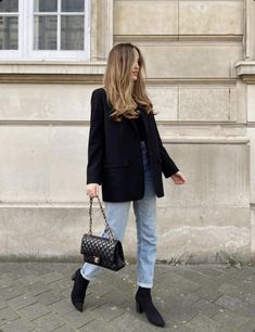 Kate Hutchins, Estilo Indie, Skandinavian Fashion, London Outfit, Classic Outfits, Spring Outfits Casual, Black Blazer