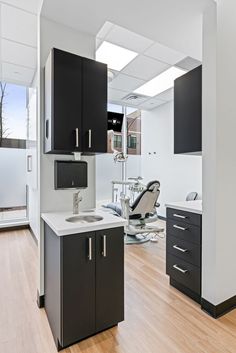 Small Private Office Design, Dental Office Operatory, Cozy Dental Office, Dental Office Coffee Bar, Dental Office Design Interiors Ideas, Dental Office Operatory Design, Small Dental Office, Modern Dental Operatory, Dental Hygiene Clinic