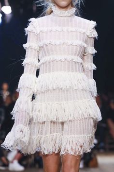 Alexander McQueen Ready To Wear Spring Summer 2016 Paris Alexander Mcqueen Ready To Wear, Chique Outfits, Paris Mode, Bohol, Cooler Look, Looks Street Style, Zuhair Murad, Marchesa, Elie Saab