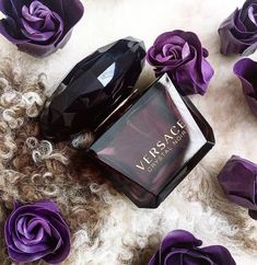 Versace Crystal Noir Perfume, Versace Crystal Noir, Crystal Noir, Versace Perfume, Perfume Display, Perfume Photography, Perfume Collection Fragrance, Chanel Perfume, Perfume Design