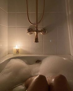 Aesthetic Bathtub, Bathtub Aesthetic, Aesthetic Bath, Bath Aesthetic, Shower Combo, Standing Bath, Vogue Beauty, Evening Routine, Healthy Girl