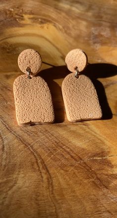 Small, light weight, textured, tan clay earrings Salisbury, Small Light, Clay Earrings, Jewelry Earrings Dangle, Etsy Earrings, Dangle Drop Earrings, Dangle Earrings, Jewelry Earrings, Drop Earrings