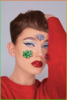 #gifts #giftideas #giftwrappingideas #ribbon #bow #present #christmas #christmasgifts #christmasdecor #beauty #model #makeup #makeupartist #inspiration #like #facepainting #red Christmas Present Makeup, Bow Present, Model Makeup, Present Christmas, Gift Ribbon, Holiday Makeup, Christmas Makeup, Christmas Bows