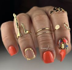 Shorts Nails Designs, Square Short Nails Design, Nails With Gold Details, Manicure With Glitter, Burnt Orange Nails, Classy Nail Art Ideas, Nails With Gold, Orange Nail Designs, Orange Nail