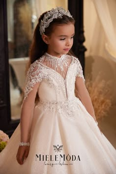 Baju Kahwin, Girls Communion Dresses, Custom Gown, Girls Pageant Dresses, Christening Dress, Gowns For Girls, Communion Dresses, Beaded Bodice, Stunning Gowns