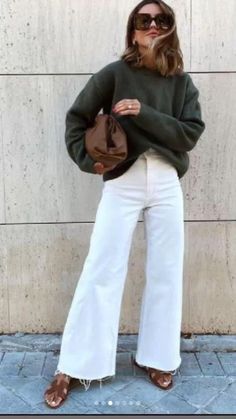 Fall Outfits For Long Torso, Classic Outfit Inspiration, Madewell Inspired Outfits, 2023 Nyc Street Style, Edgy Chic Minimalist Style, Neutral Style Fashion Minimal Classic, Classic Modern Fashion, Buissnes Casual Outfits Woman Midsize, French Countryside Aesthetic Outfits