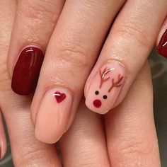 Cute Gel Nails For Christmas, Cute Red Gel Nails, Christmas Rudolph Nails, Easy Christmas Nail Designs For Beginners, Christmas Nails Gels, Christmas Nails Not Acrylic, Rudolph Nail Art, Rudolph The Red Nosed Reindeer Nails, Minimalist Christmas Nail Design