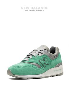 In 2016 New Balance and Concepts teamed up for the memorable “City Rivalry” pack, featuring the 997 and 998 in colorways inspired by the sports rivalry between Boston and New York City. This 997 represents New York City, featuring a bright green suede upper with reflective silver accents to signify the Statue of Liberty. #yzysu #usm #newbalance #fresh_shoes #summersneaker #sneakers2024 #summer Royal Yellow, Nike Converse, The Statue Of Liberty, New Balance 574, Vintage Indigo