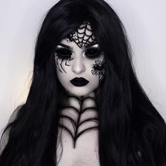 𝓢𝓸𝓯𝓲𝓪 𝓢𝓹𝓲𝓷𝓪 on Instagram: “🕷 Spider Queen 🕷 7/31 days of Halloween 🎃 - 🇮🇹 Ciao spooky witches! Oggi makeup un po’ creepy. Sapete quanto mi facciano paura i ragni…” Queen Of Halloween Makeup, Queen Makeup Halloween, Witch Face Makeup, Spider Witch Makeup, Spider Queen Makeup, Larp Makeup, Spider Queen Costume, Spider Witch Costume, Halloween Spider Makeup