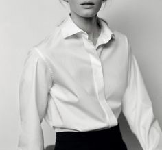 French Chic Outfits, Zoe Ghertner, Fashion Gone Rouge, Art Partner, White Shirt Outfits, White Shirts Women, Crisp White Shirt, French Chic