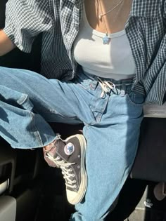 Button Up Shirts Outfits, Button Up Outfits Women, Cute Retro Outfits, 40s Mode, Look Grunge, V Style, Mode Inspo, Swaggy Outfits, 가을 패션