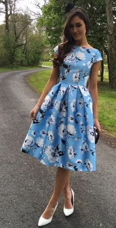 midi dress, blue, white, occasion wear, wedding guest, races, floral print, cap sleeve, high neck Gaun Koktail, Guest Outfit, Classy Dress, Modest Dresses, Trendy Dresses, Spring Dresses, Dress Pattern, Gatsby, Guest Dresses