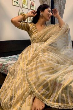 Striped Saree, Pattu Silk Saree, Chanderi Saree, Chanderi Silk Saree, Sari Blouse Designs, Simple Sarees, Indian Fashion Saree, Saree Designs Party Wear