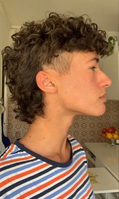 Mullet With Perm Men, Guys Mullet Haircut Curly, Short Shaggy Mullet Curly, Curly Hair Mullet Haircut, Super Curly Mullet, Curly Shaved Mullet, Mullet Fade Haircut Curly, Curly Men Mullet, Medium Curly Mens Hairstyles