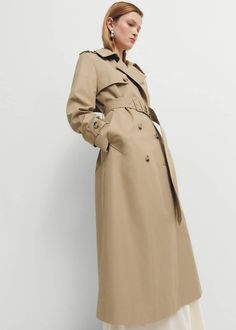 Mode Over 50, Workwear Capsule, Trench Beige, Fall Workwear, Contemporary Wardrobe, Classic Trench Coat, Double Breasted Trench Coat, Fall Capsule Wardrobe, Belted Trench Coat