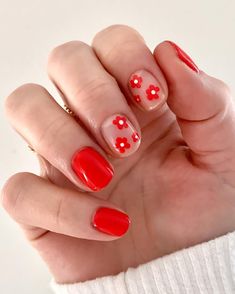 Summery red flower nails 🌺 I’m still giving my nails a break from press-ons so I painted them myself. I’m in love! Painted nails | red flower nails | natural nails | short nails Red And Flower Nails, Short Red Nail Designs Gel, Flower Nails Natural, Red Nails Short Design, Simple Gel Nail Ideas, Fun Nails Short, Short Nail Designs Red, Red Nails With Flowers, Red Flower Nail Art