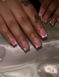 Short Nails With Rhinestones, Short Blinged Out Nails, Blue Acrylic Nails, Simple Gel Nails, Work Nails, French Acrylic Nails, Girly Acrylic Nails, Colored Acrylic Nails, Soft Nails