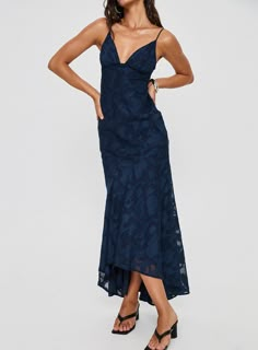 Maxi dress V neckline, adjustable strap, open back with elasticated strap detail, invisible zip fastening, diagonal stitch detail Non-stretch material, fully lined Main: 100% polyester, Lining: 95% polyester 5% spandex Cold gentle machine wash Midi Prom Dress, Floral Dress Formal, Blue Dress Formal, Fleece Dress, Maxi Dress Wedding, Maxi Dress Navy, Grad Dresses, Outerwear Outfit, Maxi Dress Formal