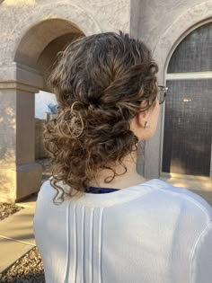 Low Bun With Curls, Date Night Updo, Beautiful Bun Hairstyles, Bun With Curls, Really Curly Hair, Curly Prom Hair, Curly Bun Hairstyles, Low Bun Hairstyles