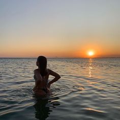 beach 
summer
holiday 
sunset

instagram inspo 
pretty 
pretty people 
brown hair girl 
at home photo shoot Miami Pictures Ideas, Beach Poses Instagram Photo Ideas, Playa Ideas, Cute Beach Pictures