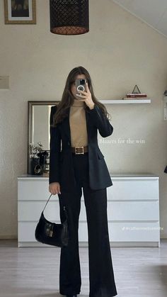 Business Wear Women Aesthetic, Formal Attire Women For Interview, Womens Formal Office Wear, Lawyer Business Casual, Professional Lawyer Outfits, Outfits For A Interview, Aesthetic Business Woman Outfit, Formal Suits Aesthetic, Outfit Ideas For Sixth Form