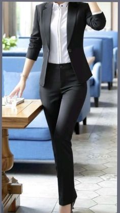 Womens Suit Outfits, Pixie Wig, Wig Blonde, Blazer Outfits For Women, Corporate Attire, Business Outfits Women, Style Blazer, Woman Suit Fashion, Classy Work Outfits