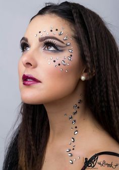 Trinidad Carnival Makeup, Glitter Carnaval, Jewel Makeup, Make Carnaval, Glitter Bar, Face Rhinestones