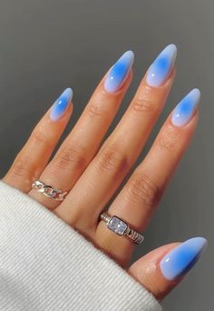 Cute Nail Designs Ombre, Blue Aura Nails Design, Blue Aroura Nails, Cute Nail Inspo 2024, Light Blue Airbrush Nails, How To Do The Aura Nails, Summer Nails Inspo 2024 Blue, Blue Gradient Nails Acrylic, Nail Inspo Aura Nails