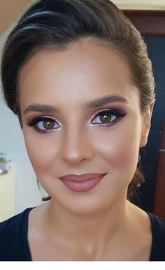 19 Bridal Makeup Ideas To Rock The Most Special Day of Your Life! Bridal Makeup For Brunettes, Rose Gold Eye Makeup, Nice Makeup, Gold Eye Makeup, Brunette Makeup, Wedding Day Makeup, Smink Inspiration