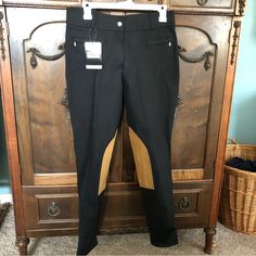 Gorgeous Pair Of Riding Breeches Here. Sz 32 New With Tags Black With Dark Tan Knee. Zipper Front With Clasp. Two Front Pockets. Stocking Ankle. Nice Thicker Breech Material. Very Well Made Equestrian Clothes, Maternity Dress Pants, Shiny Black Leggings, Dover Saddlery, Riding Breeches, Equestrian Riding, Riding Pants, Black Cargo Pants, Shiny Leggings