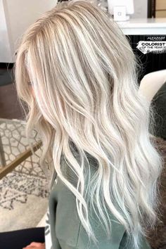 Heavy Bright Blonde Highlights, Blond Hair Platinum, Bright Blonde Inspo Hair, Blonde Bright Hair, Bright Blonde Summer Hair, Bright Blonde Hair Highlights, Blonde Hair Inspiration Highlights, Bright Highlights For Blonde Hair, Light Blonde Hair Ideas