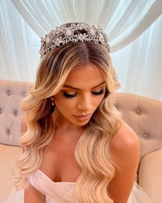 female model wearing crystal bridal headband with looping silver detailing and pearl accents Custom Signature, Crystal Headband, Turkish Jewelry, Luxury Bridal, Headband Styles, Bridal Headband, Bridal Headpieces, Wedding Bells, Bridal Style