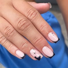 Biab Nails Disney, Square Disney Nails, Black And White Disney Nails, French Tip Disney Nails, Disneyland Nail Ideas, Black Disney Nails, Disney French Tip Nails, Nails For Disneyland, Nail Designs Disney