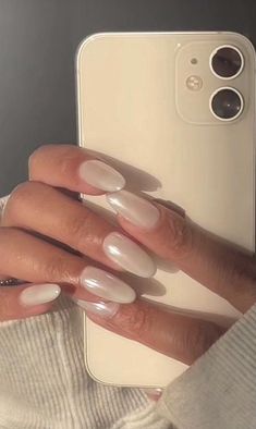 Nails Almond Tip Colors, Hailey Beiber Nails Acrylic, White Detail Nails, Nail Designs Nude Color, Almond Nails One Color, Nails Inspiration White, White Aesthetic Nails, White Nails 2023, White Nude Nails