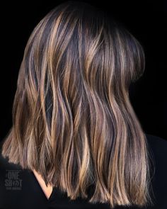 Hot Shot Warm Balayage Finalists 2019 – Behindthechair.com Longer Bobs, Face Framing Highlights, Framing Highlights, Blonde Hair Colors, Short Wavy Bob, Blonde Bob Hairstyles