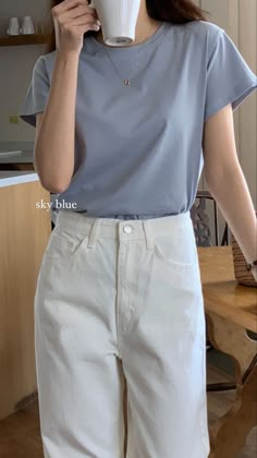 Shirt Aesthetic Outfit, Jeans Outfit Baggy, Blue Shirt Outfit, Outfit Ideas For Spring, Baggy Jeans Outfit, Simple Casual Outfits, Outfit Short, Trendy Outfit Ideas, Short Sleeves Shirt