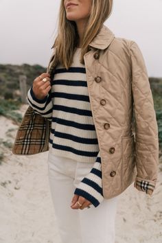 Julia Berolzheimer, Gal Meets Glam, Striped Long Sleeve Tee, Comfortable Jeans, Estilo Preppy, Preppy Outfits, Look Chic