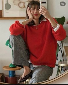 #FallFashion
#AutumnStyle
#CozyChic
#SweaterWeather
#FallOOTD (Outfit of the Day)
#LayeredLooks
#PumpkinSpiceStyle
#FallVibes
#SeasonalStyle
#TrendyFallFits Red Sweater Outfit, Looks Street Style, Red Sweater, Mode Inspo, 가을 패션, Autumn Outfit, Outfit Inspo Fall, Classic Outfits, Looks Style