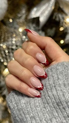 Red Nail Designs Christmas, Winter Motifs, Viral Nails, Bow Nails, Holiday Nails Christmas, Red Christmas Nails, Top Nails, Glass Nail, Christmas Nails Easy